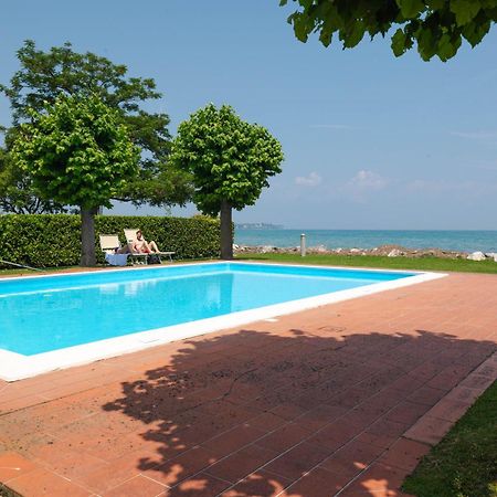 Incantevole Location Fronte Lago 시르미오네 외부 사진